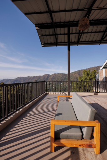 Terrace/patio, SWAR Kasauli - Suites Cuisine Cave Club, Solan