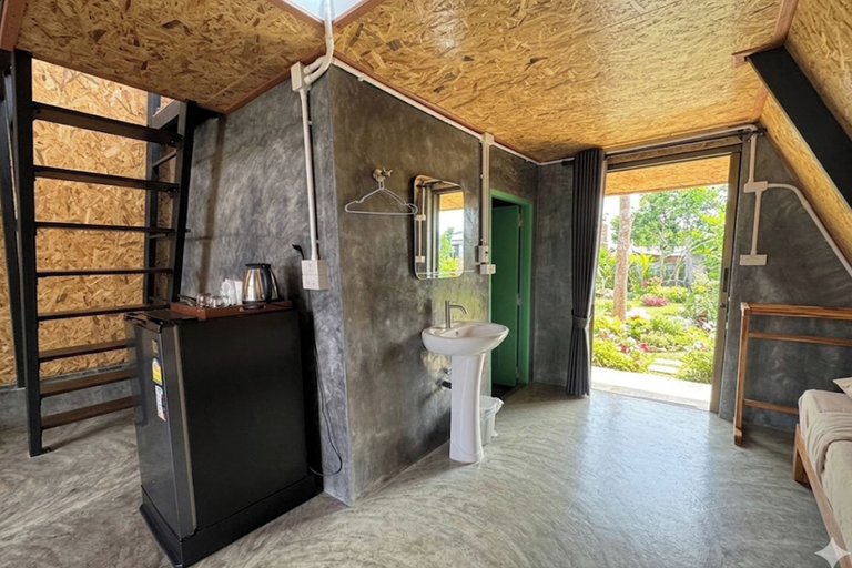 Living area 3, Ban Tew Kao, Klong Lan