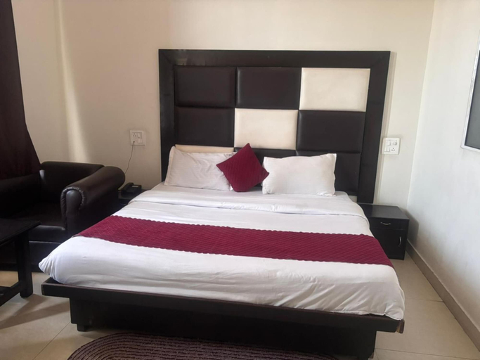 Room 3, Aaroham Retreat, Dehradun