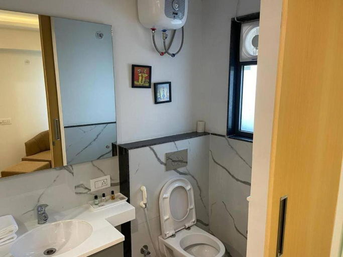 Bathroom 4, The Grand Anukampa, Jaipur