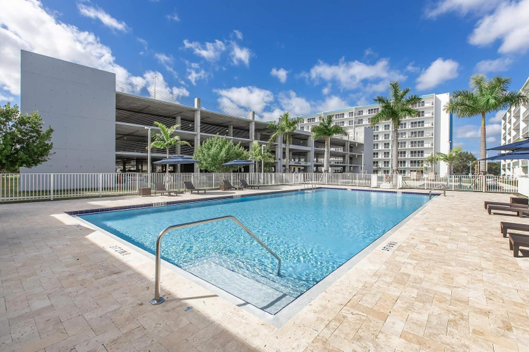 Outdoor pool 3, Landing Apartments Homestead near Naranja, Miami-Dade
