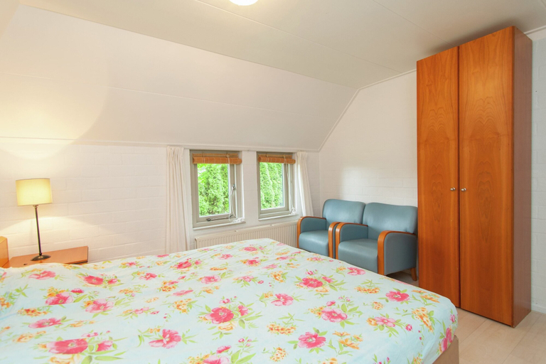 Room 4, Quaint Farmhouse in Waskemeer near Forest, Ooststellingwerf