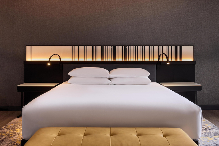 Bedroom 2, Hyatt Regency Chicago, Cook