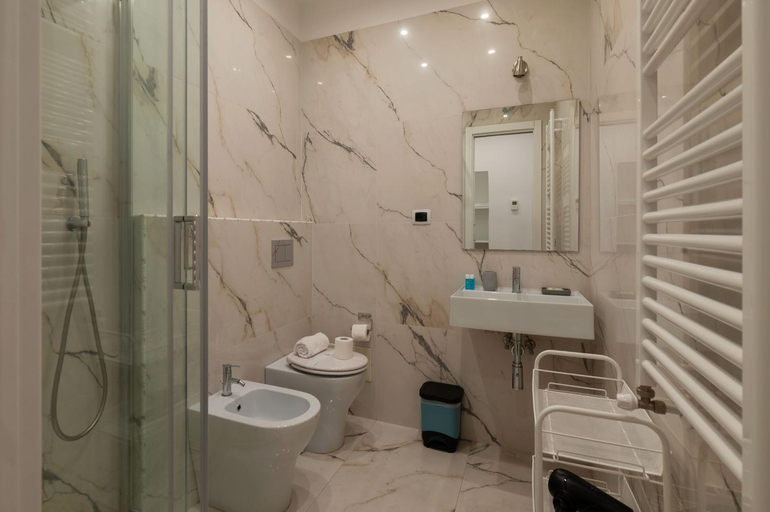 Bathroom 3, GuestHost - Sallustiano Apartments, Rome