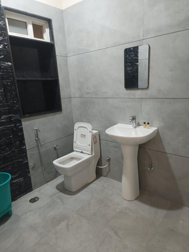 Bathroom 2, 'Vanakkam Jodhpur' Unit of Sisodia Hotel & Resorts, Jodhpur