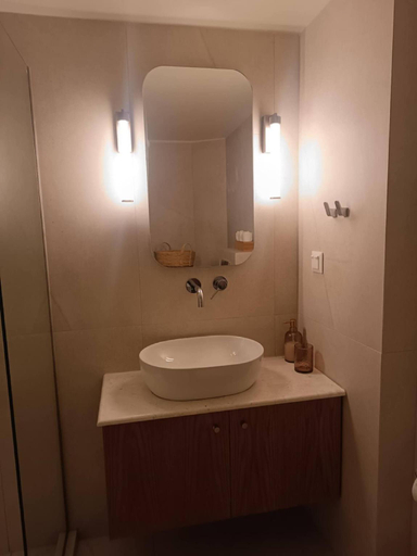 4, Cozy Apartment in Nea Ionia Greece with Modern Amenities, Thessaly