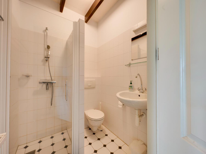 Bathroom 4, Holiday Home Schoonoord near Kibbelkoele, Coevorden