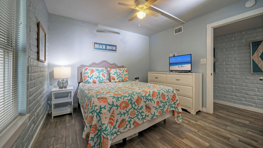 Bedroom 3, Beach Boardwalk Access Pool + Remodeled Interior Tropical Haven by Avantstay, Nueces