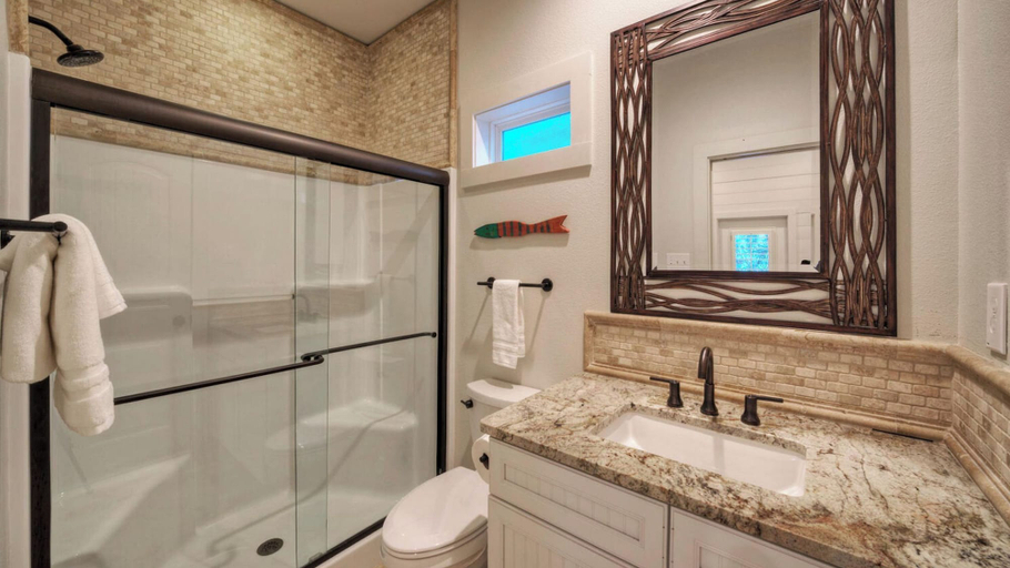 Bathroom 4, 16 Palms by Avantstay Luxury Getaway, Backyard Oasis Pool & Playscape Access, Nueces