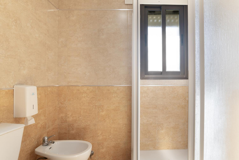 Bathroom 3, Hostal Avenida, Cádiz