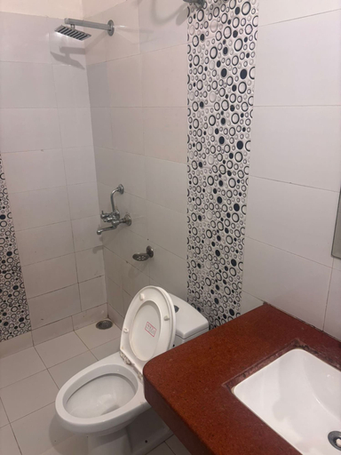 Bathroom 2, Aaroham Retreat, Dehradun