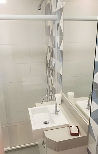 Bathroom 3, Studio Copacabana a 100 metros da Praia, Rio de Janeiro