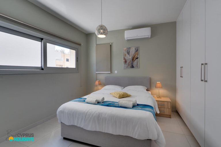 Bedroom 2, Majestic Sunset Salt Lake Views 300m from beach, Larnaca