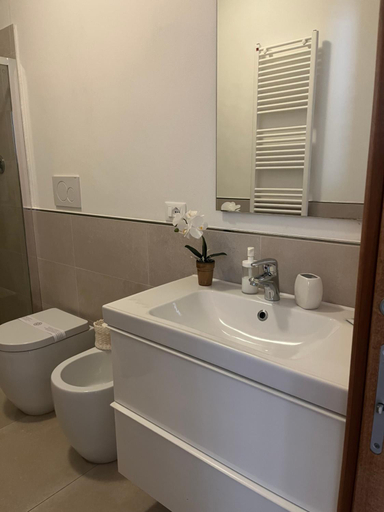 Bathroom 3, La Macine, Arezzo