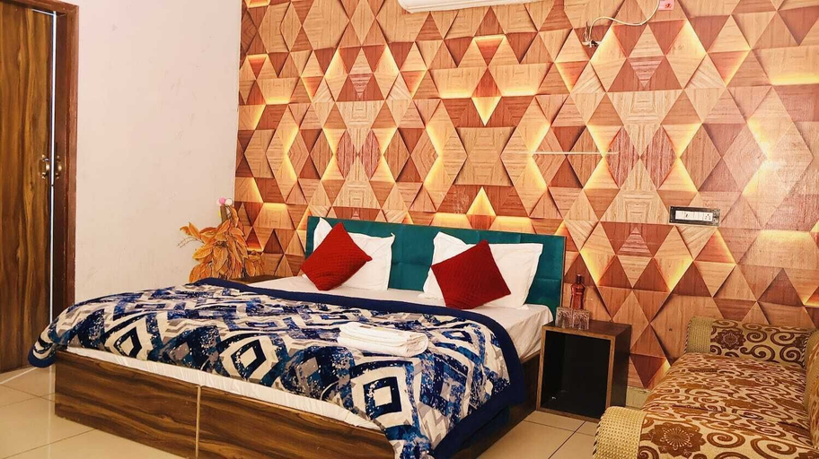 Room 2, HOTEL CORNER HOUSE - A Budget Stay Rooms, Ludhiana