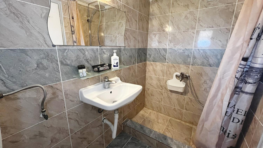 Bathroom 4, Anthis Studios, North Aegean