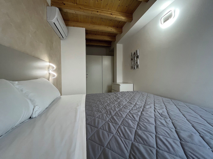 Bedroom 3, Anfite Apartments Santa Maria, Brescia