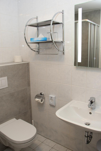 Bathroom 3, Der kleine Nachbar, Gotha