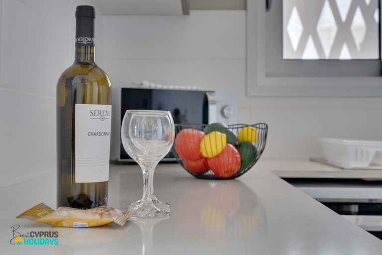 Food & Drinks 5, Majestic Sunset Salt Lake Views 300m from beach, Larnaca