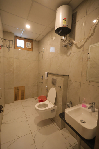 Bathroom 2, Kedar Inn By Rovers Nest, Tehri Garhwal