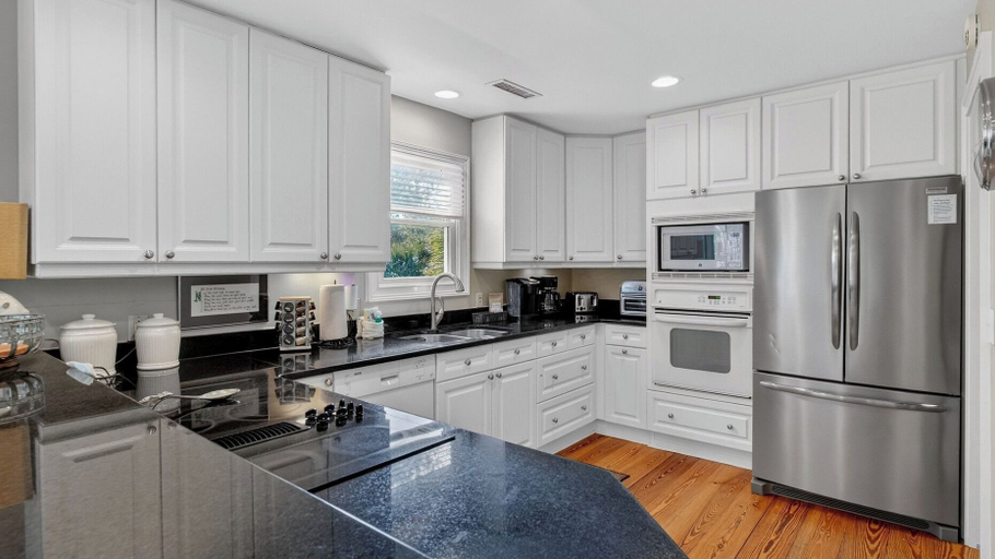 Others 5, 12 Dunecrest Lane by Avantstay 2 Mins to Beach w/ Pool & BBQ, Charleston