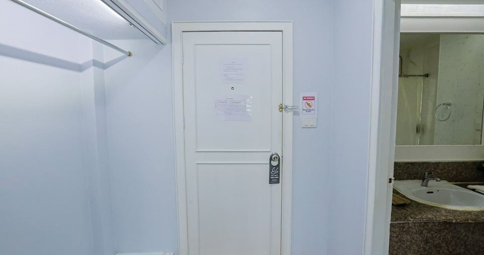 Bathroom 4, THE PRINCESS BEACHFRONT RESORT, Klaeng
