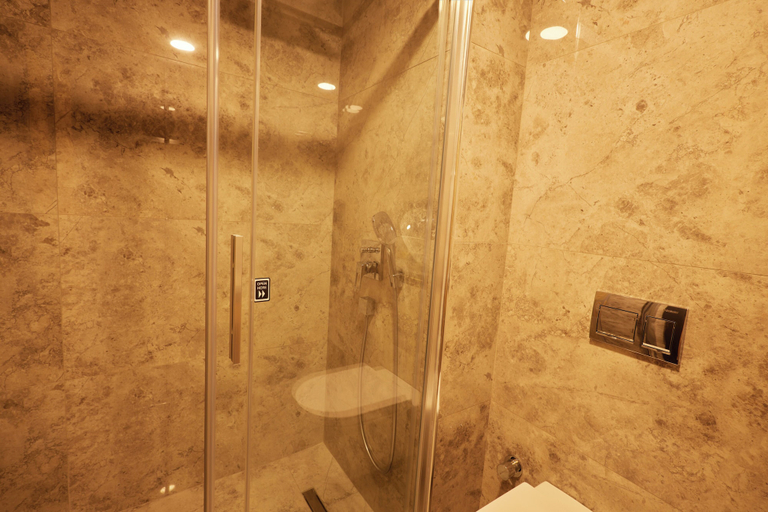 Bathroom 3, igman hotel, Fatih