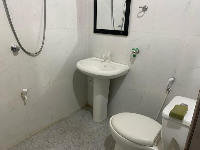 Bathroom 2, GB Royal Stay Nuwara Wewa, N. Palatha Central