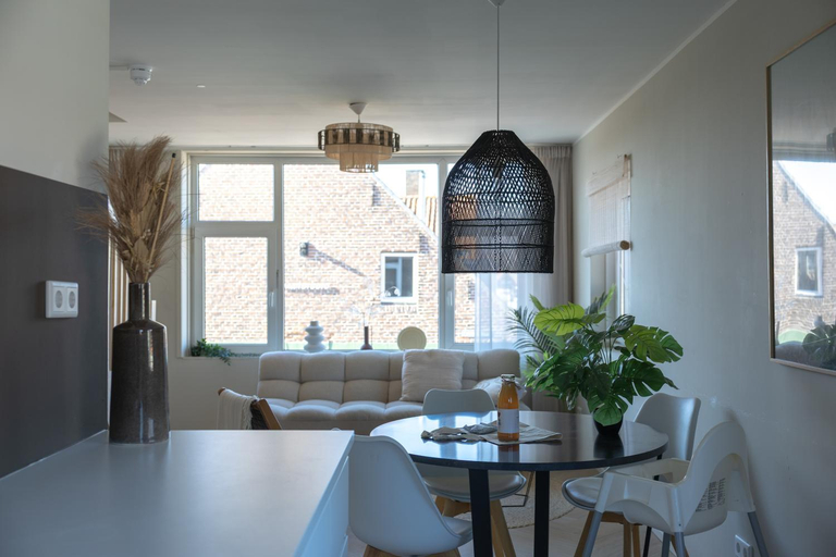 Others 4, Suite in Vrouwenpolder near North Sea Beach, Veere