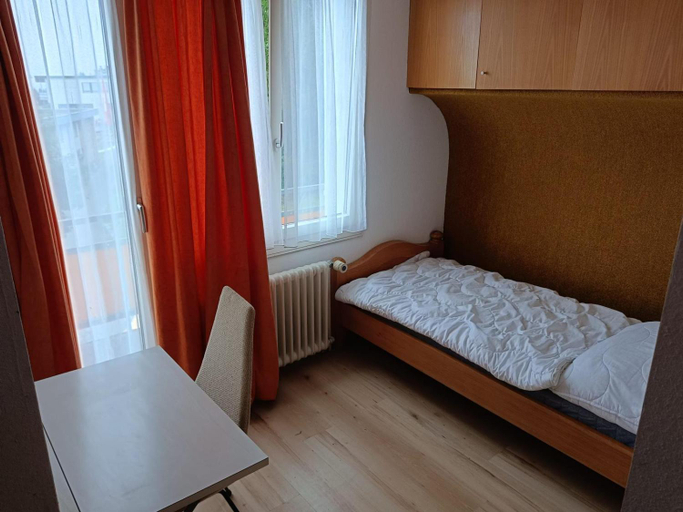 Bedroom 3, Adrenalin Backpackers Hotel, Glarus
