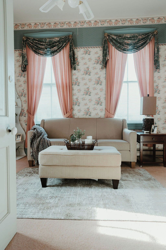 Living area 4, Strassner Suites, Gasconade