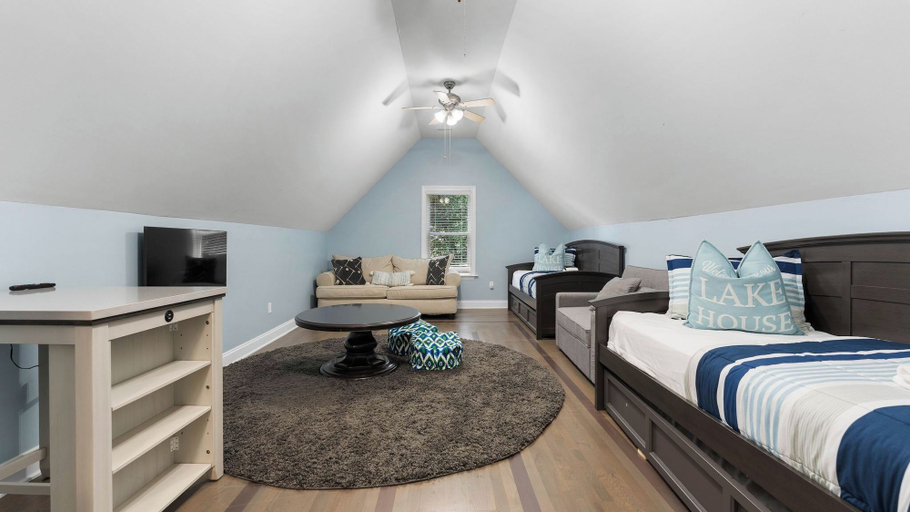 Bedroom 3, Laid Back Lake Life by Avantstay Waterfront View, Iredell
