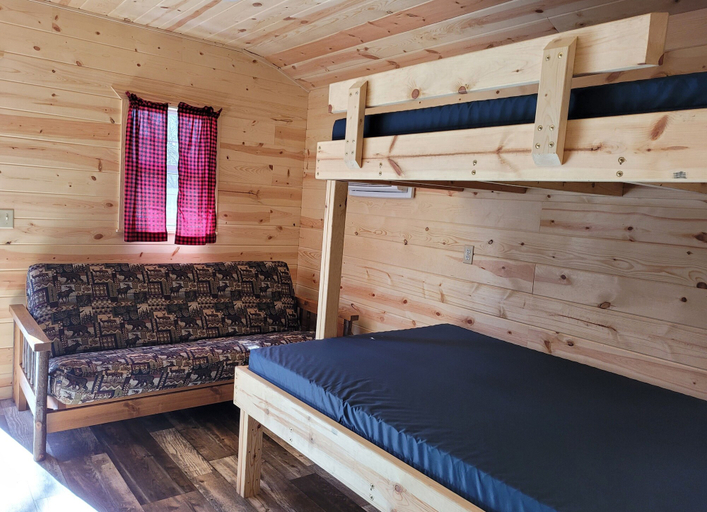 Room 2, Baraboo RV Resort, Sauk
