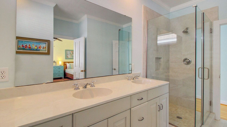 Bathroom 4, Grand Pavillion 11 by Avantstay Beach Access, Wild Dunes Community, Charleston
