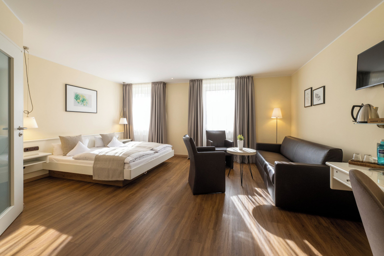 Bedroom 4, Hotel Deutscher Hof, Trier