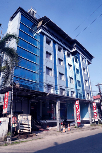 Entrance 3, Metro Kochi business hotel, Ernakulam