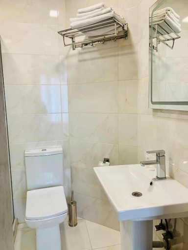 Bathroom 4, Old Tsereteli, Batumi