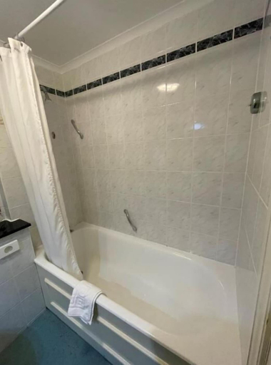Bathroom 5, The Caledonian Hotel, Highland