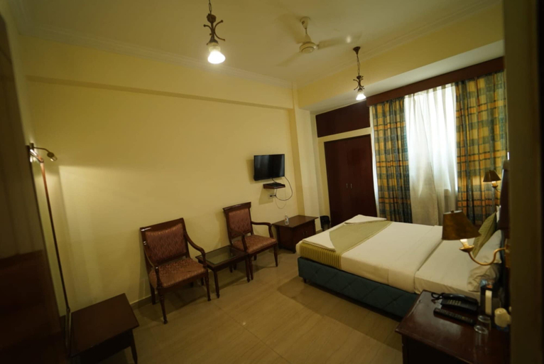 Room 2, Saket Mahatma Gandhi Marg, Kaushambi