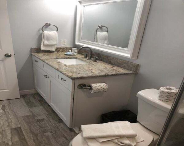Bathroom 3, Beachgate CondoSuites and Oceanfront Resort, Nueces