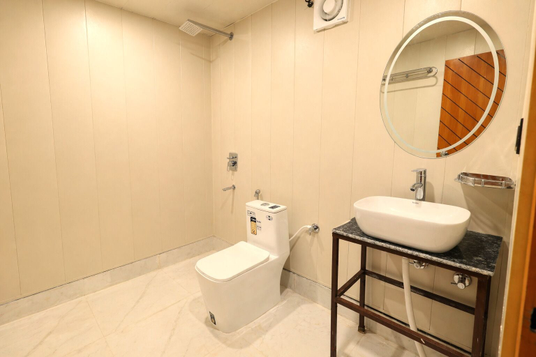 Bathroom 4, Aqua Tree Resort, Garhwal