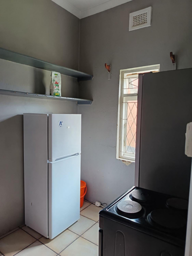 5, Charming Holiday House in Pietermaritzburg with Shared Pool, Umgungundlovu