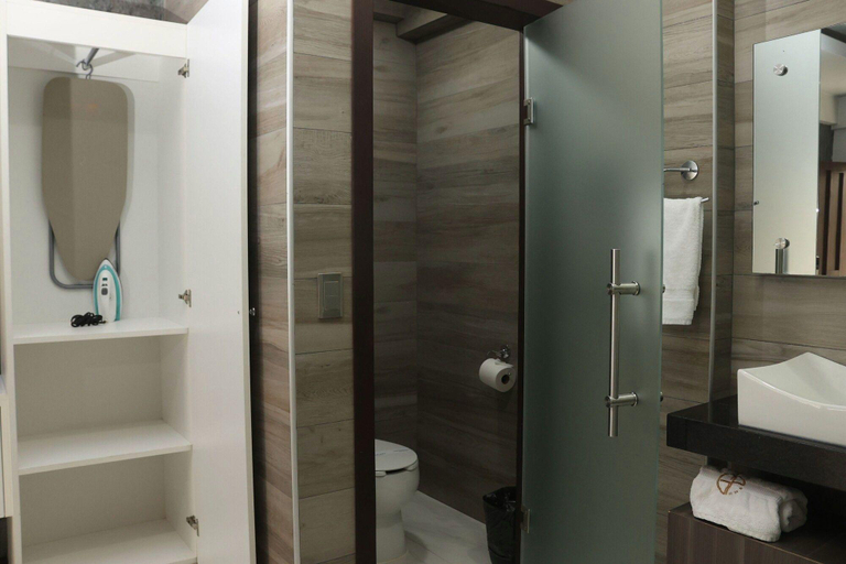 Bathroom 3, Hotel Grand One Plaza, Tijuana