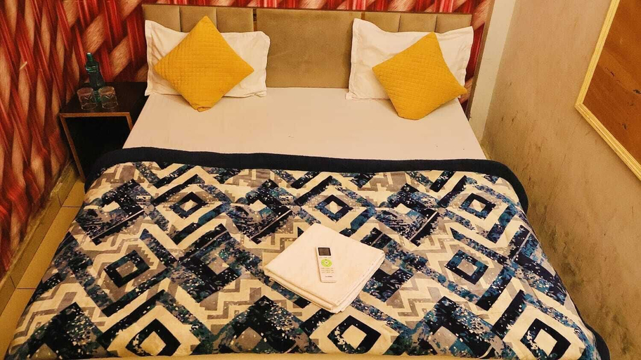 Room 3, HOTEL CORNER HOUSE - A Budget Stay Rooms, Ludhiana