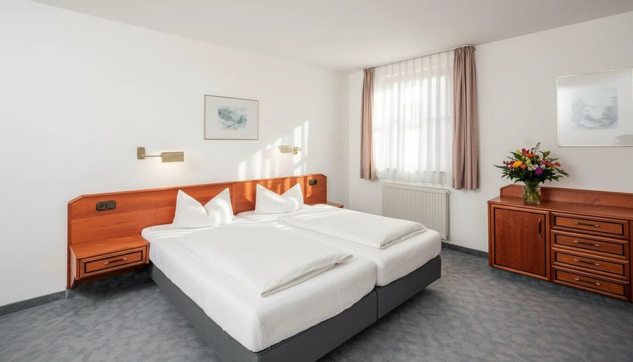 Room 5, Hotel zur Lichtenburg, Rhön-Grabfeld