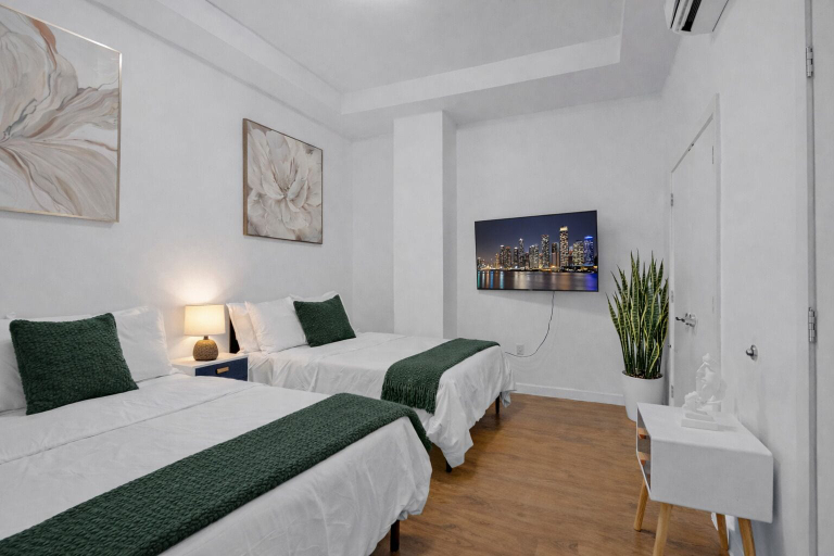 Room 1, Meridia by Stylish Stays, Tulsa