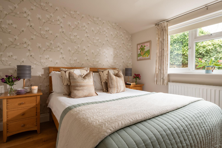 Bedroom 2, Woodbine Cottage, Gloucestershire