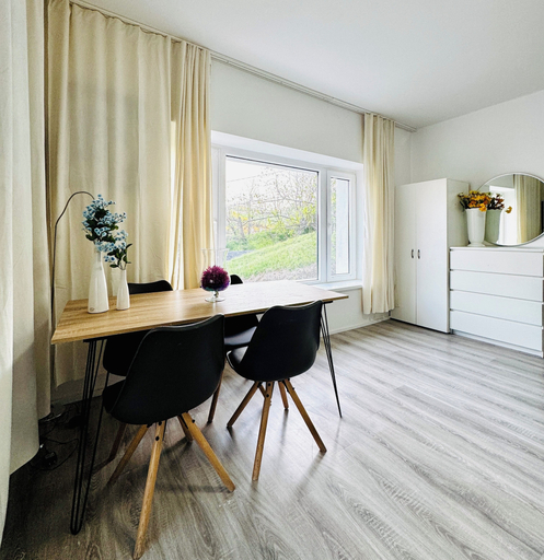 Dining 3, Cozy 2BR Apt With LR Near Museum Gugging, Wien Umgebung