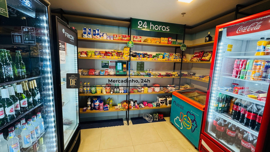 Gift shop, Beach Class Meireles by Diego Flats, Fortaleza