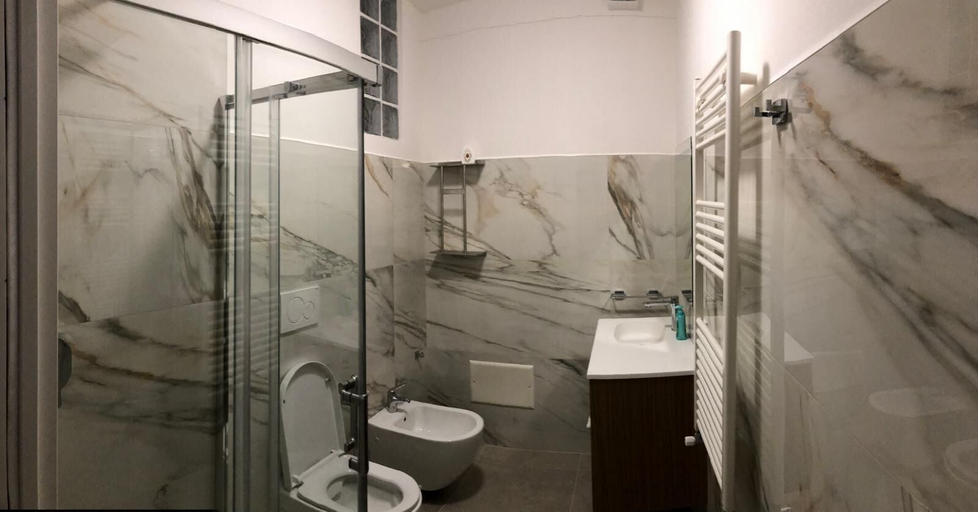 Bathroom 5, Hotel Nuova Mestre, Venezia